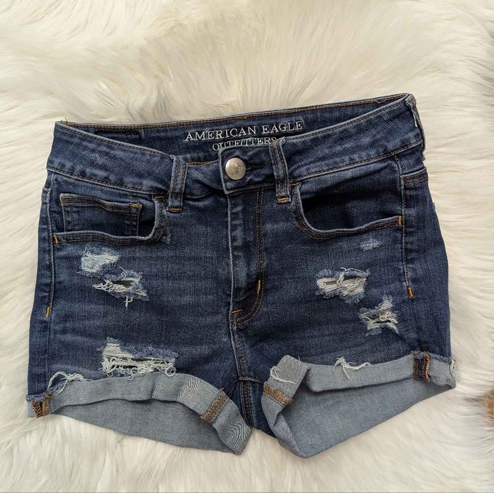 American Eagle Hi Rise Shortie Distressed Darker Wash
